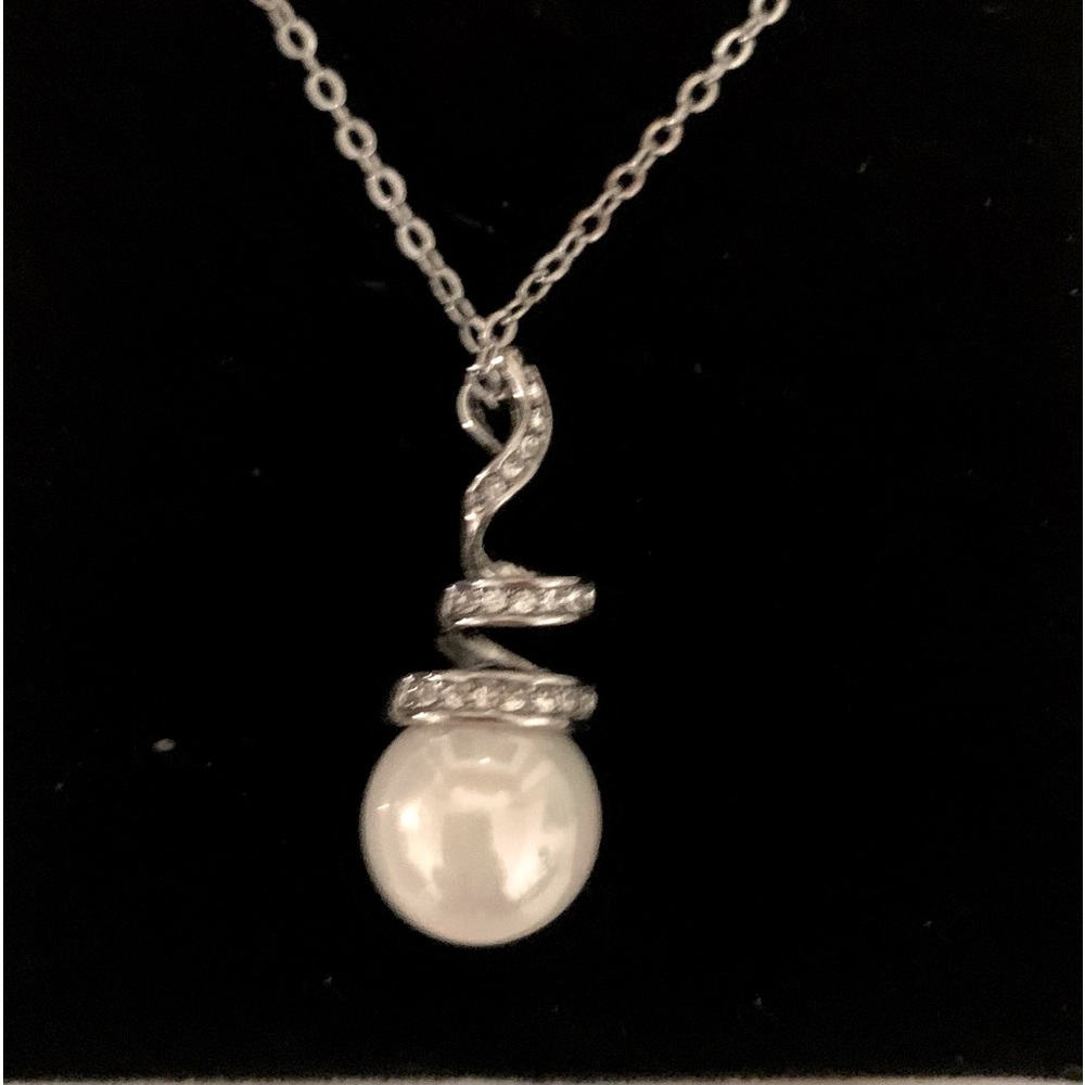 New Swarovski Pearl Pendant Necklace